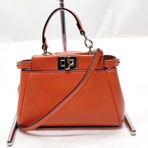 Authentic Fendi Orange Leather Hand Bag mn600-011226
